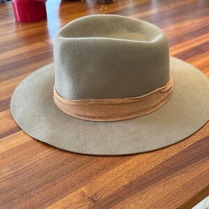Stylish Tan Fedora Hat